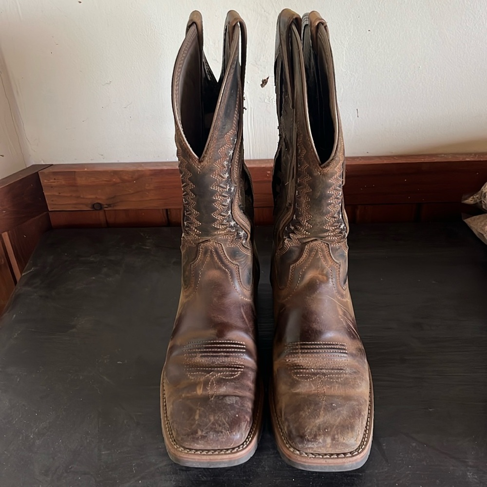 Ariat boots size 9